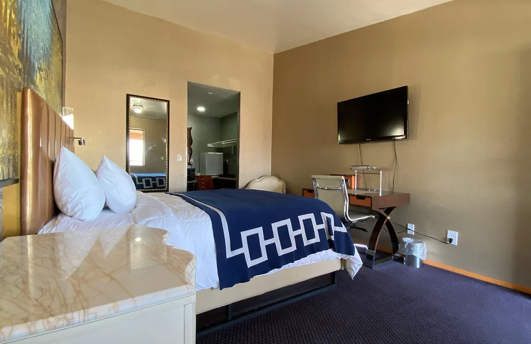 Crown Motel Las Vegas-1